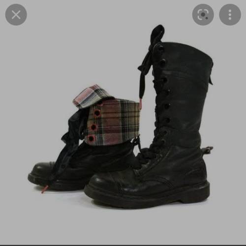 Dr Martin`s fold over boots- rare find