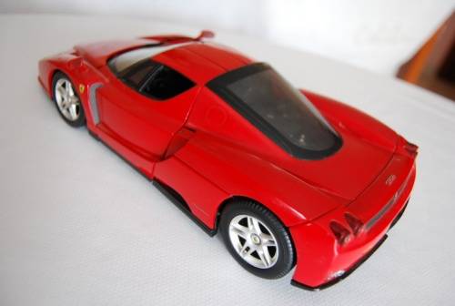 Ferrari Enzo 2004 NEW+boxed FREE delivery #8949 instant wheels