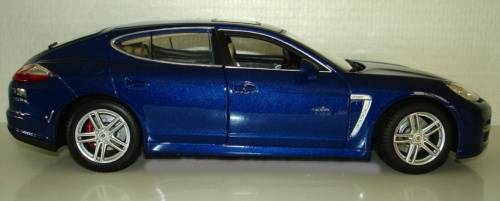 Porsche Panamera Turbo 2009 blue-met 1/18 Maisto NEW+boxed  #8952 instant wheels