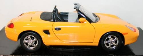 Porsche Boxster 986 cabrio 2004 yellow 1/24 Motormax NEW+boxed  #2150 instant wheels
