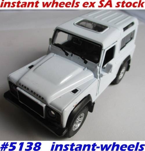 Land Rover Defender 90 2009 white Welly NEW+showcased FREE delivery    #5138 instant wheels