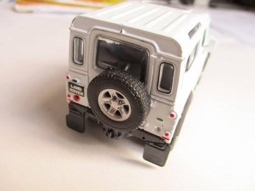 Land Rover Defender 90 2009 white Welly NEW+showcased FREE delivery    #5138 instant wheels