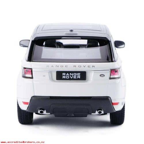 Land Rover RangeRover Sport 2014 white/black 1/24 Welly NEW+boxed  #2189 instant wheels