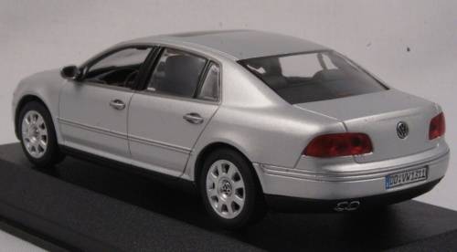 Volkswagen Phaeton 2007 silver 1/43 Minichamps NEW+boxed  #4170 instant wheels