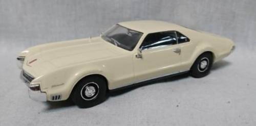 Oldsmobile Tornado 1966 cream 1/43 IXO NEWinBlister  #5459 instant wheels
