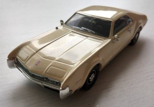 Oldsmobile Tornado 1966 cream 1/43 IXO NEWinBlister  #5459 instant wheels