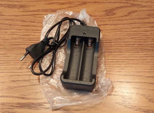 High power flashlight 1600 lumens with accessories