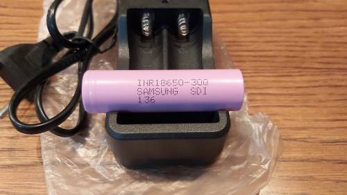 High power flashlight 1600 lumens with accessories