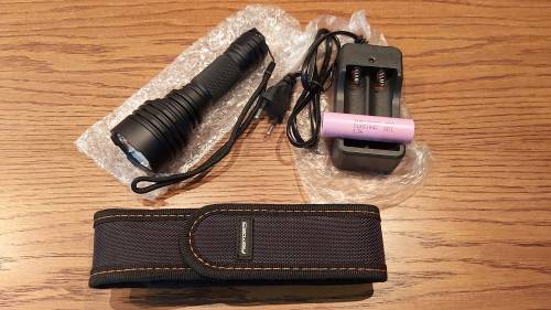 High power flashlight 1600 lumens with accessories
