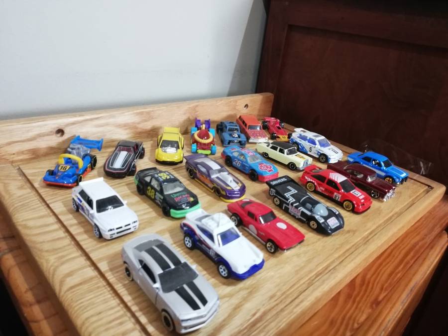 Hot Wheels lot of 40 cars