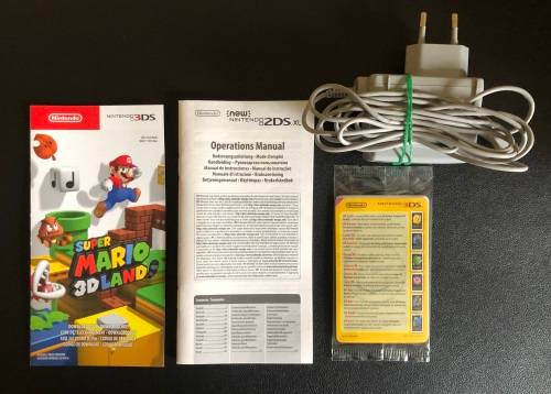 New Nintendo 2DS XL (CiB) + Super Mario 3D Land