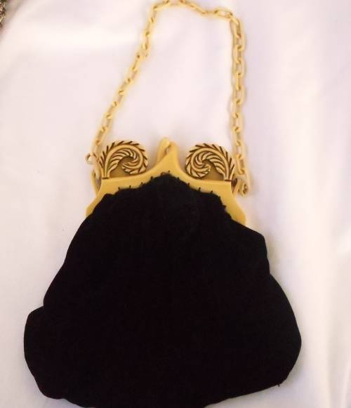 5 X BEAUTIFUL VINTAGE EVENING BAGS 1 IS BAKELITE