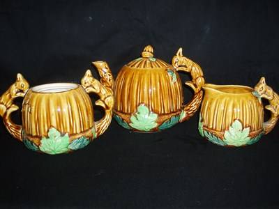 *  NICE SQUIRREL   COLLECTABLE TEA SET ***