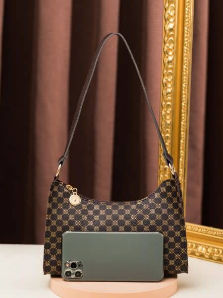 LADIES LUXURIOUS UNDERARM BAGUETTE BAG