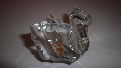 BEAUTIFUL CRYSTAL SWAN ORNAMENT