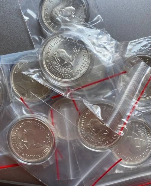 1950 Union of South Africa Silver 5 Shilling. Mintage only 84,454. Encapsulated. Weight is 28.28g