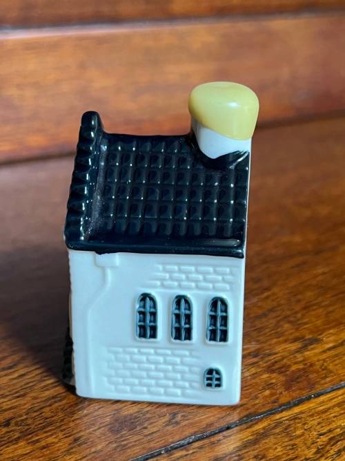 KLM House 4