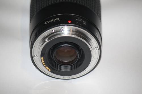 CANON EF 75-300mm F/4-5.6 III LENS (EXCELLENT CONDITION)