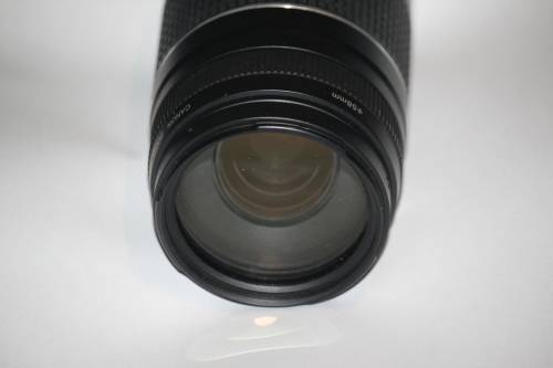 CANON EF 75-300mm F/4-5.6 III LENS (EXCELLENT CONDITION)