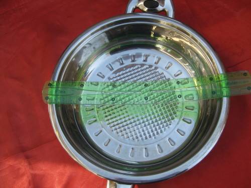 Italian-design Tissolli frying pan. 27cm diameter. Second-hand.