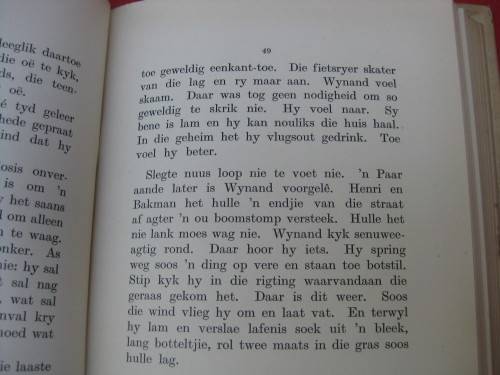 1938   `Wiele wat rol in die nag` deur Nico J. Strijdom.  Afrikaans.