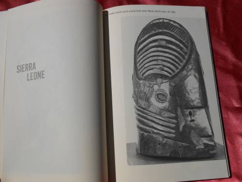 1958.  `African Sculpture`  Ladislas Segy.  Soft cover.