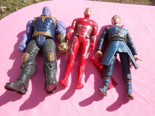 12` Action Figures.  Second-hand  (B)