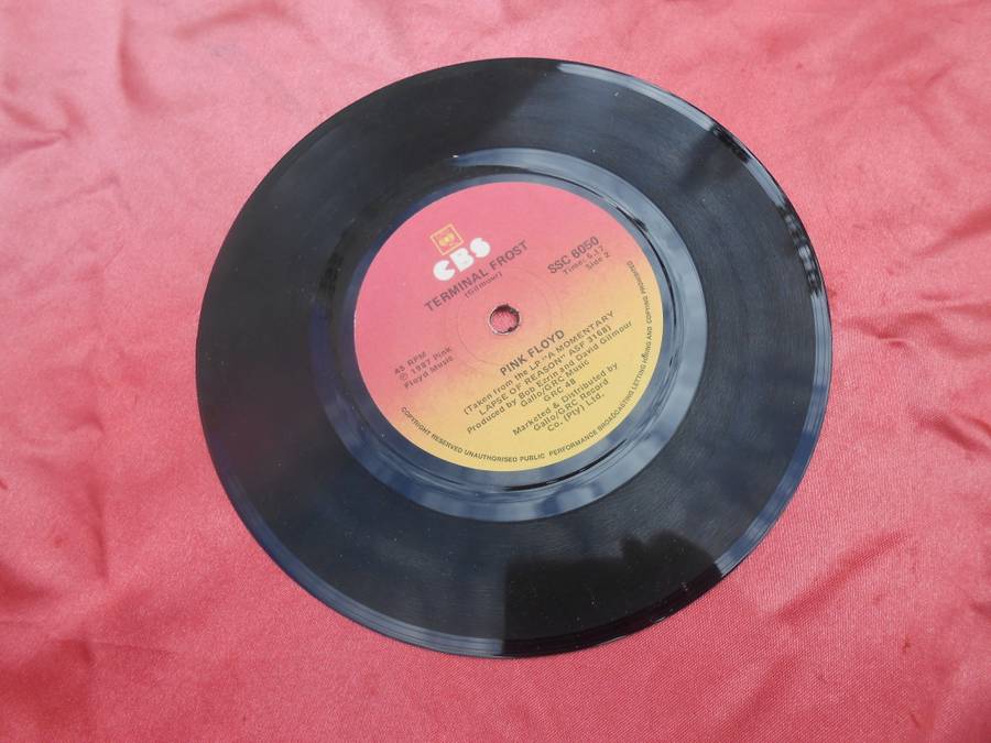 Vinyl 7` single. Pink Floyd.  Learning to Fly. Terminal Frost.  VG+ VG+