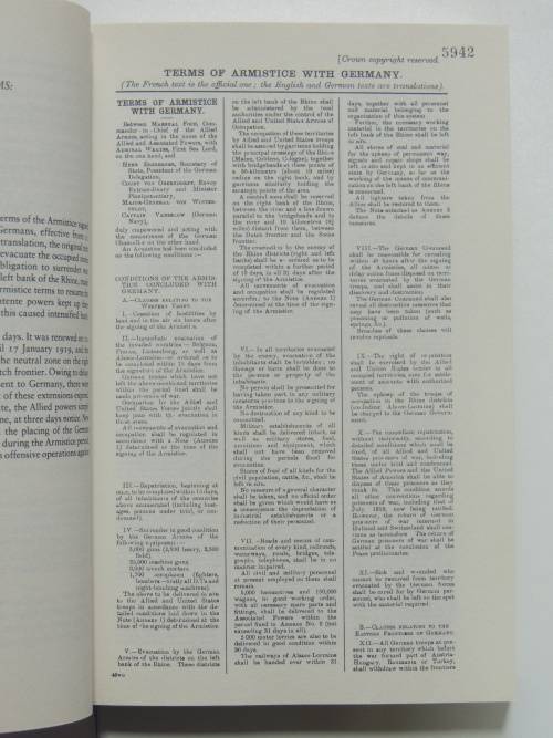 At the Eleventh Hour Reflections, Hopes and Anxieties at the Closing of the Great War 1918 - H Cecil