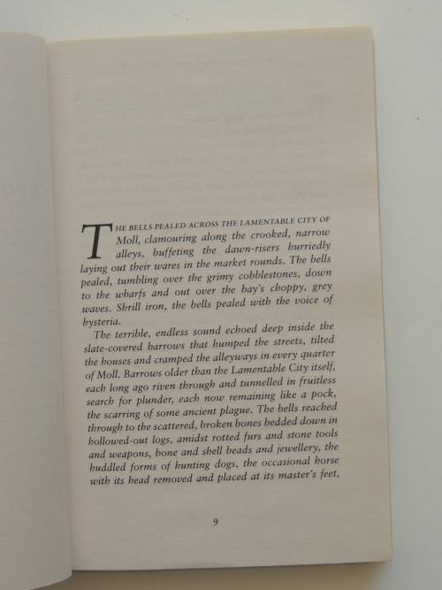 First Collected Tales Bauchelain and Korbal Broach - 3 Short Novels of the Malazan Empire - Erikson