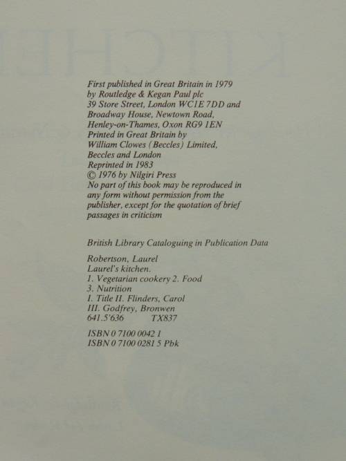 Laurel`s Kitchen - Handbook Vegetarian Cookery & Nutrition - Laurel Robertson, C Flinders, B Godfrey