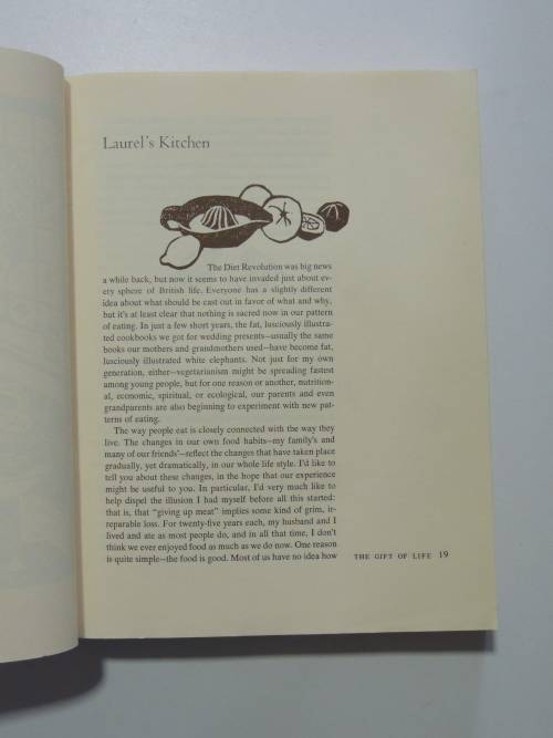 Laurel`s Kitchen - Handbook Vegetarian Cookery & Nutrition - Laurel Robertson, C Flinders, B Godfrey