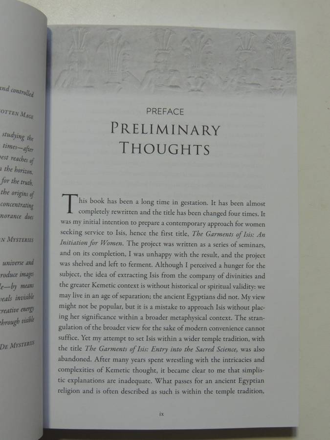 Becoming A Garment Of Isis - A Nine-Stage Initiatory Path Of Egyptian Spirituality - Naomi Ozaniec