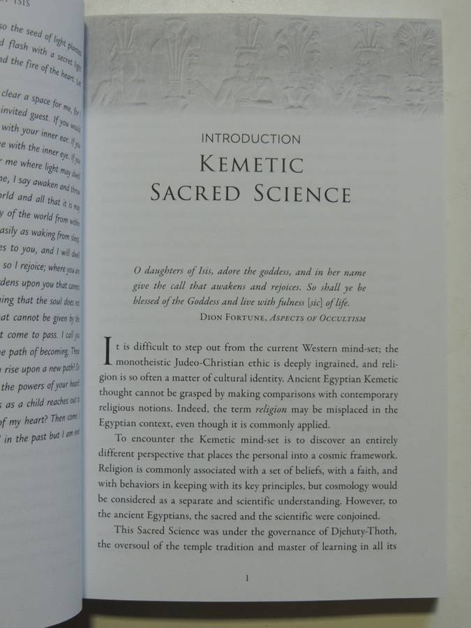 Becoming A Garment Of Isis - A Nine-Stage Initiatory Path Of Egyptian Spirituality - Naomi Ozaniec