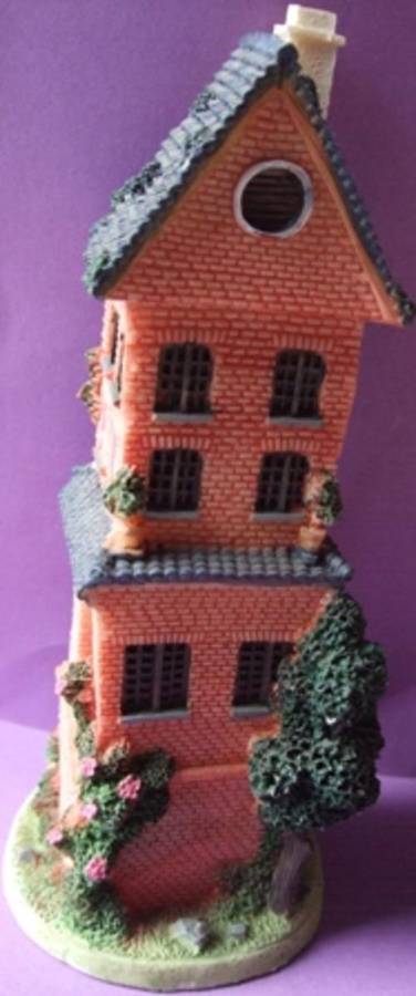 beautiful amazing breath-taking gift present ornament clock home tower church decor display decorative time polystone hand casted craft art painted paint detail fine finely detailed village town made craftsmen battery small mini office lounge bedroom birthday valentines day antique hard to find quality palace castle woman women collect collection collector fine bid buy now auction bargain low price cheap wednesday tuesday friday weekend must have item crazy wacky colourful colour 