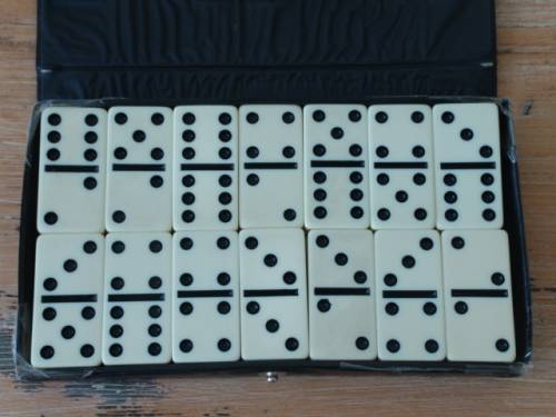 Vintage Full set of double six's Domino set in Original case