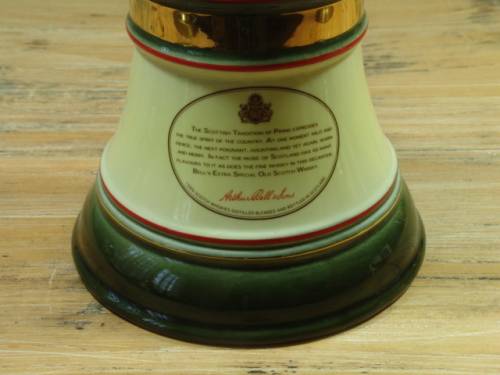 Wade porcelain, Bells Chistmas 1996 Decanter