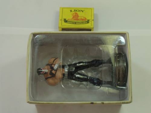 DC Comics Chess collection action figurine, Bane, collectable Super hero character