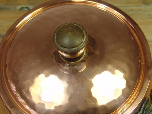 Hammered copper pot with lid, 17cm diam, vintage