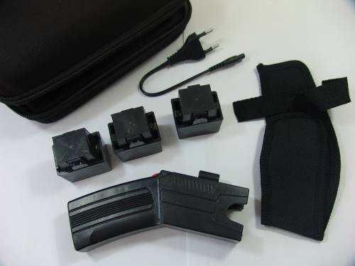 Stun Gun with tazer and laser pointer plus 3 cartridges 5m, Set,  New in storing case