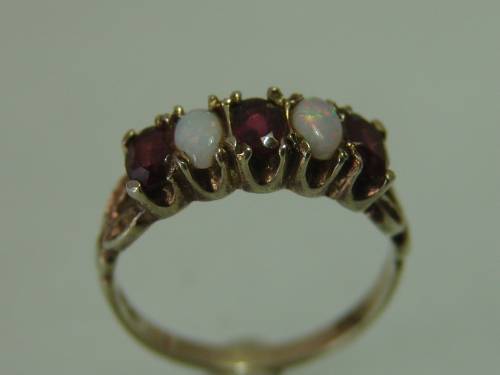 Antique solid silver gilt Ring with Garnets and Opals - 2.4grams *1st-Buy safe*