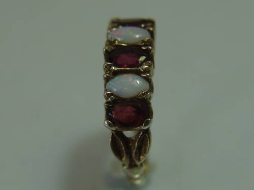 Antique solid silver gilt Ring with Garnets and Opals - 2.4grams *1st-Buy safe*