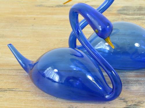 Lot of 3 vintage blown blue glass Swan figurines, 10cm x 13cm, excellent condition