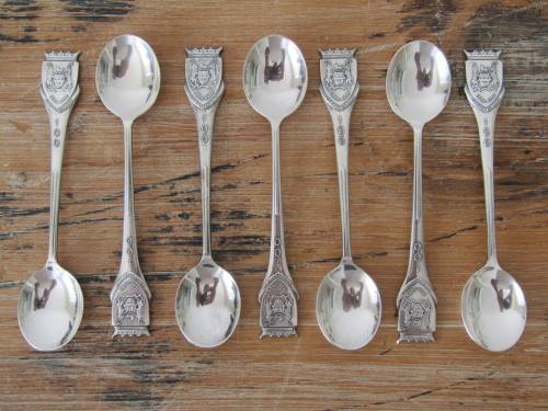 Set of 7 Johannesburg 100, 1886 - 1986 Niekerk 90 silverplated spoons, 12cm, excellent condition