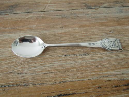 Set of 7 Johannesburg 100, 1886 - 1986 Niekerk 90 silverplated spoons, 12cm, excellent condition