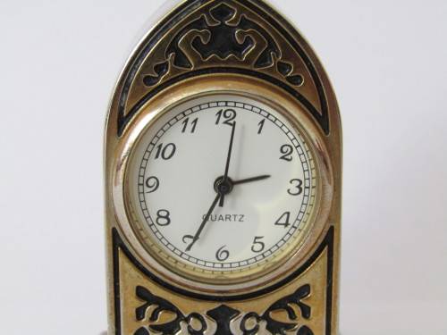 Vintage miniature Quartz desk clock, metal construction, 5cm high - others available
