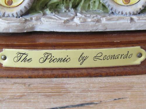 Very rare large signed ornament by Leonardo, Little Nook Village, The Picnic, excellent condition