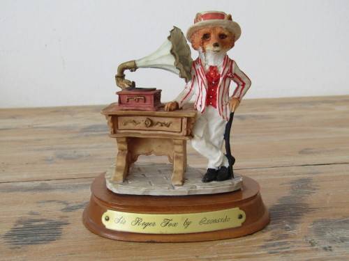 Very rare large signed ornament by Leonardo, Little Nook Village, Sir Roger Fox, excellent condition