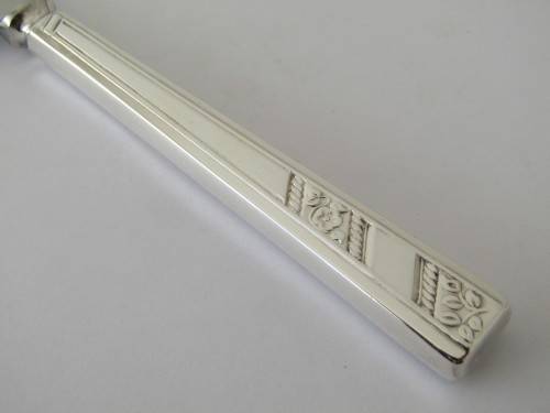 Boxed set of 6 Viners silverplated Knives "Silver Rose", Sheffield England, 21.5cm