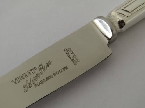 Boxed set of 6 Viners silverplated Knives "Silver Rose", Sheffield England, 21.5cm